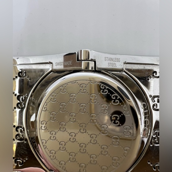 Gucci Twirl Stainless Steel Bangle Bracelet Watch - Picture 11 of 16